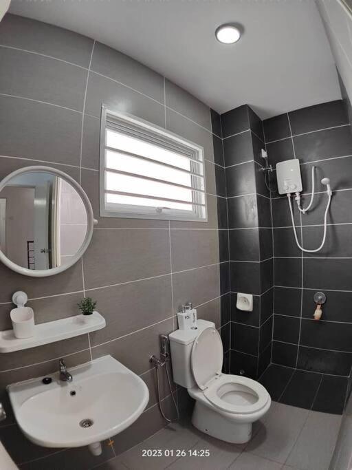 Prima Guest House - Puncak Alam Homestay Mus-Lim Friendly Bandar Puncak Alam Εξωτερικό φωτογραφία
