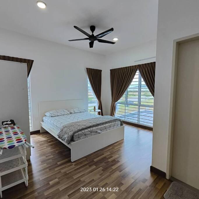 Prima Guest House - Puncak Alam Homestay Mus-Lim Friendly Bandar Puncak Alam Εξωτερικό φωτογραφία